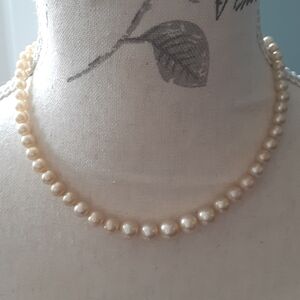 Vintage Graduated Pearl Necklace - marked Rosita ❤️